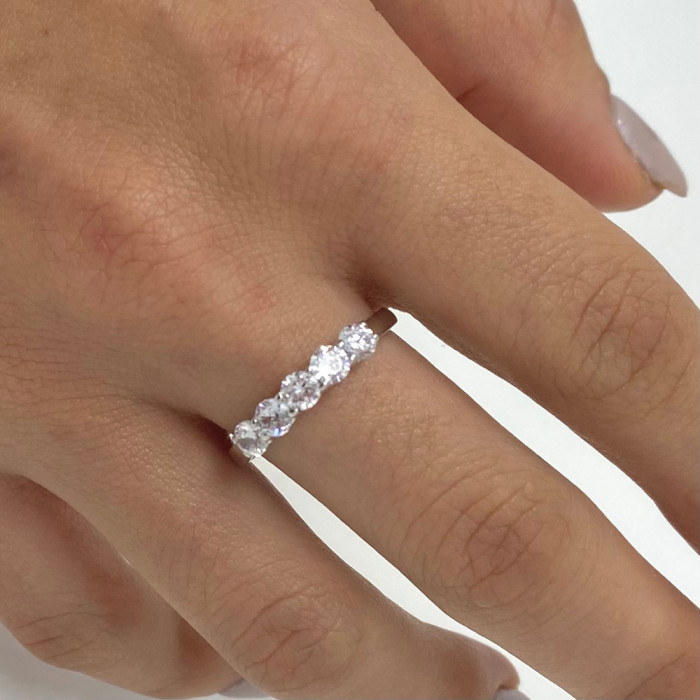 ANILLO EN ORO BLANCO CON 5 CIRCONITAS ENGASTADAS 2