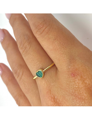 ANILLO EN PLATA DORADA CORAZON VERDE CENTRAL