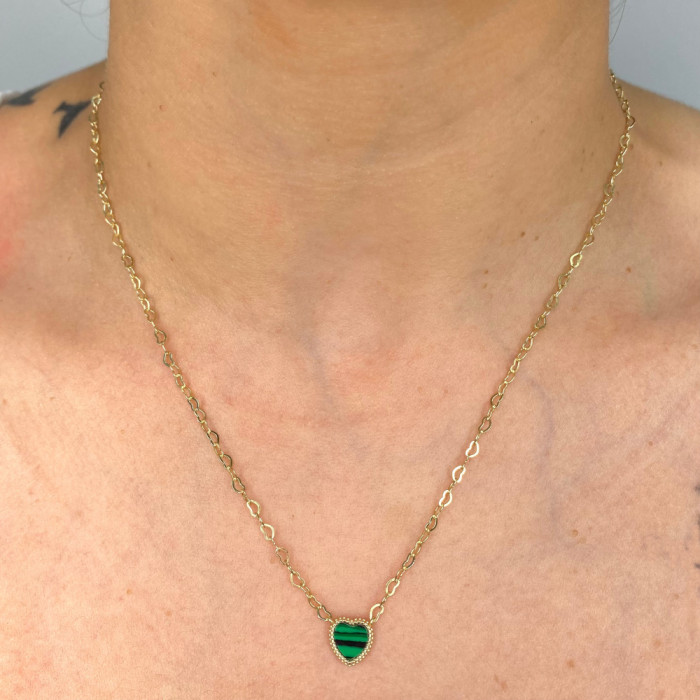 GARGANTILLA EN PLATA CORADA CON CORAZÓN VERDE 2
