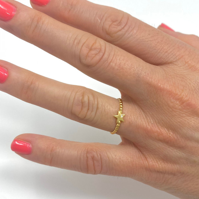 ANILLO EN ORO DE 18 QUILATES CON DIAMANTE 2