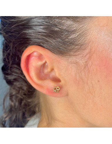 PENDIENTES EN ORO FORMA TREBOL TRES CORAZONES