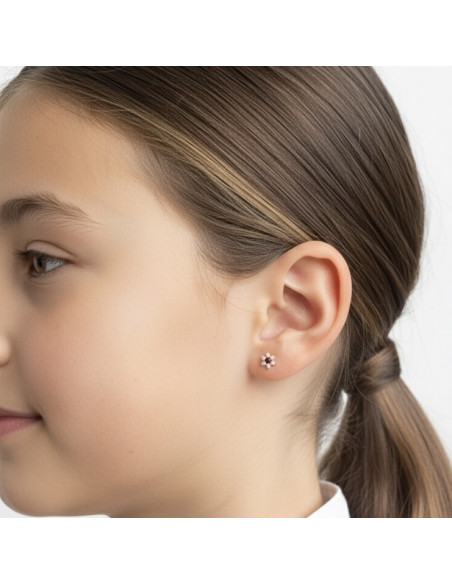 PENDIENTES EN ORO CON CIRCONITAS BLANCAS Y CENTRO ROJO