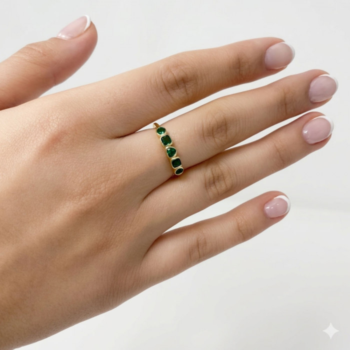 ANILLO EN PLATA DORADA CIRCONITAS VERDES CORAZON 2