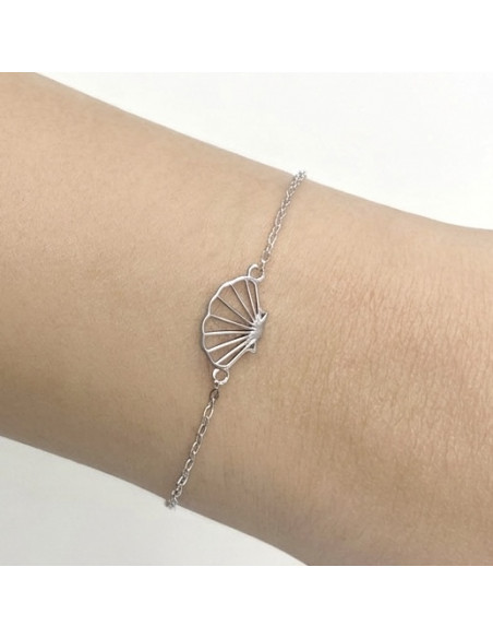 PULSERA EN PLATA FORMA DE CONCHA CALADA