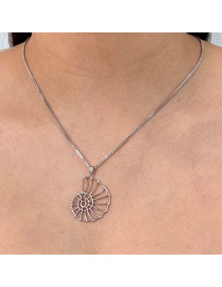 GARGANTILLA EN PLATA CON COLGANTE FORMA CARACOLA