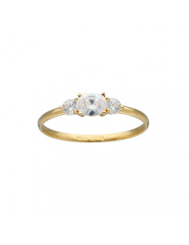 ANILLO EN ORO AMARILLO DE 18 QUILATES CIRCONITA OVAL CENTRAL CON UNA CIRCONITA TALLA BRILLANTE A CADA LADO