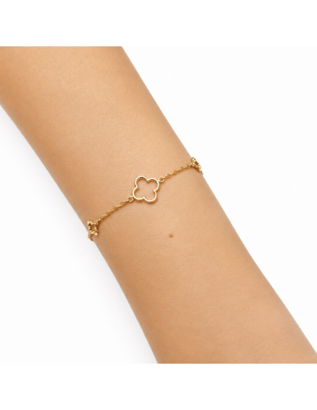 PULSERA EN ORO AMARILLO DE 18 QUILATES   3 TREBOLES CALADOS INTERCALADOS