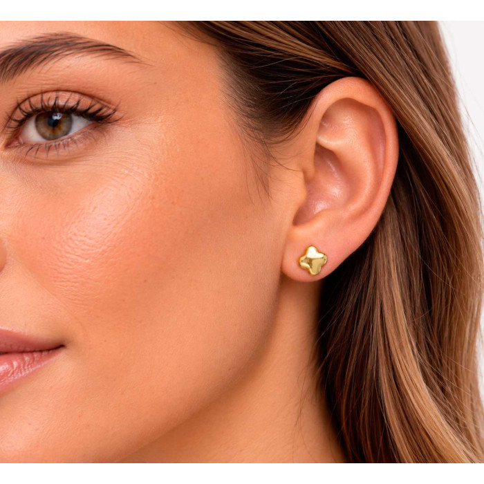 PENDIENTES EN PLATA DORADA CON FORMA DE FLOR 2