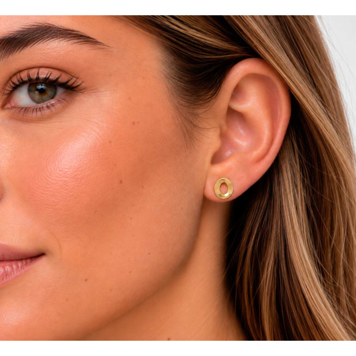 PENDIENTES EN PLATA DORADA CON FORMA DE ARO OVAL 2