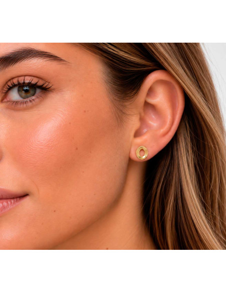 PENDIENTES EN PLATA DORADA CON FORMA DE ARO OVAL