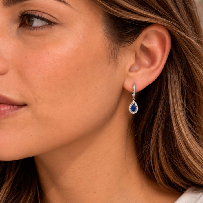 PENDIENTES LARGOS EN PLATA CON CIRCONITAS BLANCAS CENTRO AZUL GOTA 2