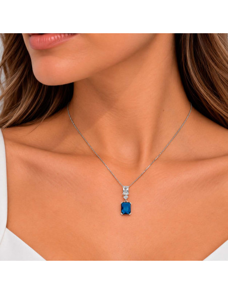 GARGANTILLA EN PLATA CON COLGANTE  FORMA CUADRADA Y CIRCONITA AZUL