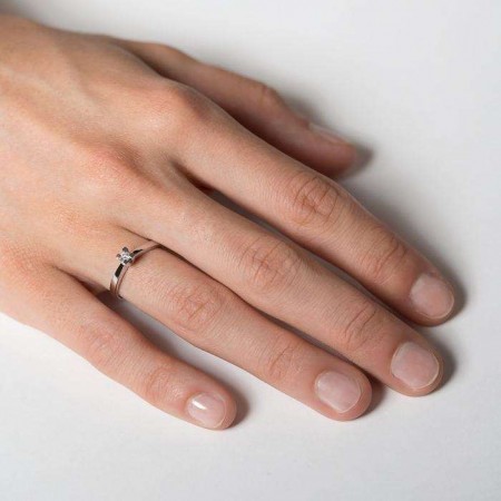 ANILLO EN ORO BLANCO Y DIAMANTE